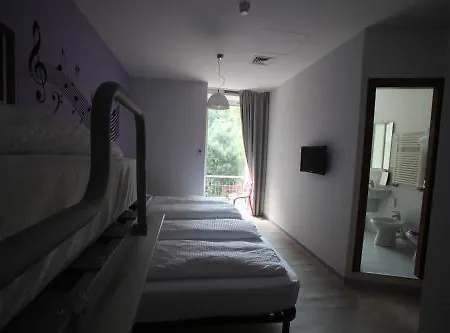 Hotel Nologo 2*