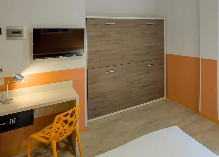 纳罗格酒店 2* 热那亚