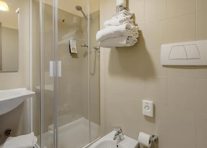 纳罗格酒店 酒店