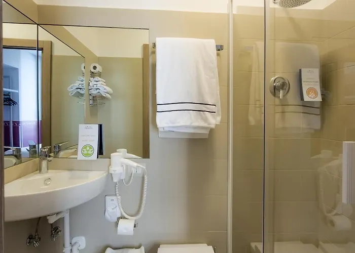 酒店 纳罗格酒店 2*