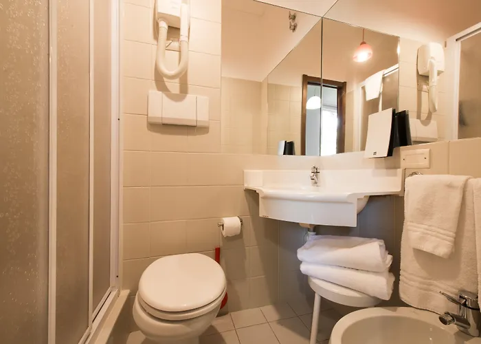 纳罗格酒店 酒店 2*