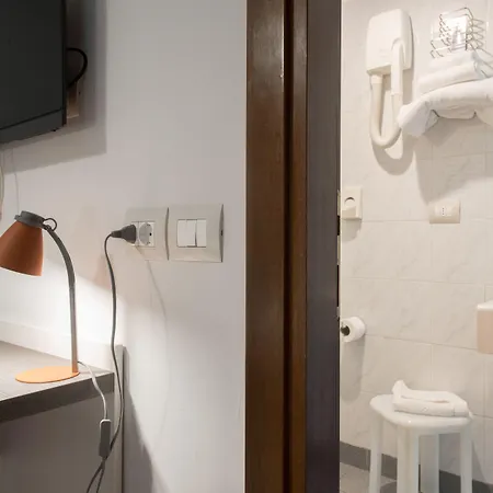 Hotel Sure By Western Nologo Genua